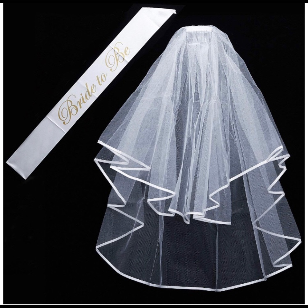 Bachelorette party veil and sash